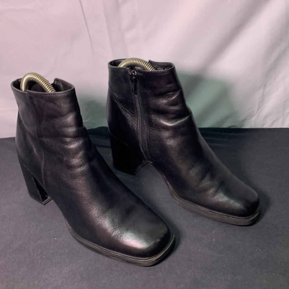 Calico leather boots